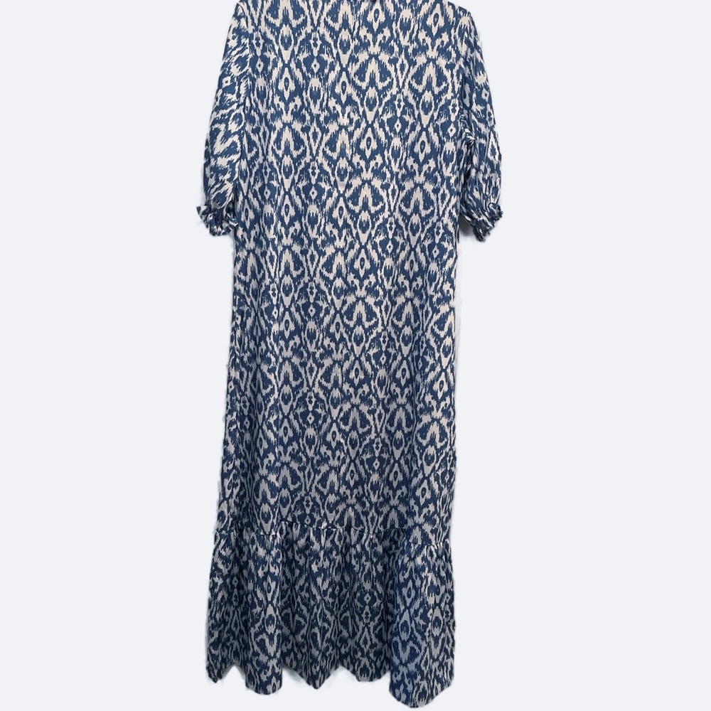 Chic Blue and White Patterned Maxi Dress - Picture 4 of 4